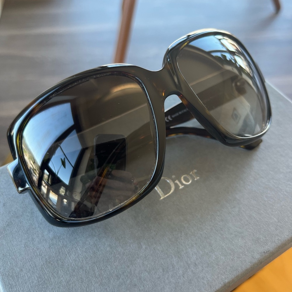 Dior Women's Black Sunglasses - Classic Oversized Frame - Picture 2 of 7